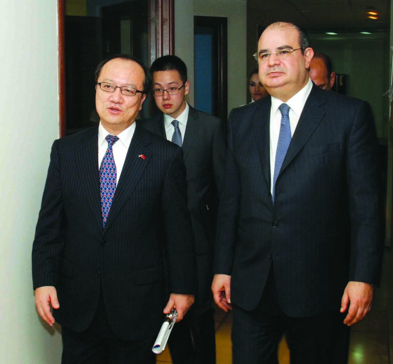 رئيس التحرير وضاح عبد ربه يستقبل السفير الصيني تشي تشيانجين