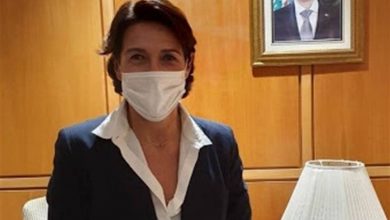 レバノンのフランス大使の写真がコロナに感染しました...そしてCIAのディレクターはイブラヒムとの彼女の接触のために隔離されました